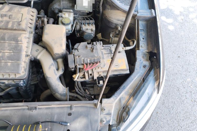 Used Volkswagen Santana 2016 1.4L Manual Fashion Edition Engine Bay Left