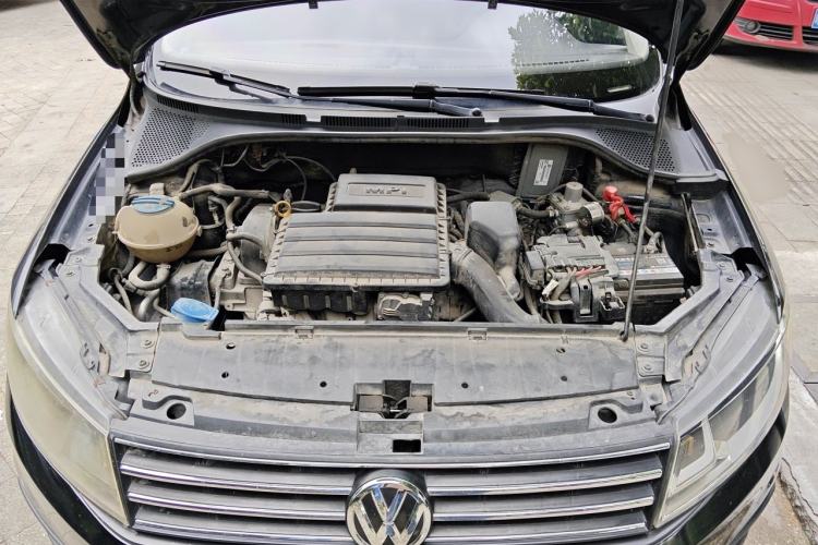 Used Volkswagen Santana 2016 1.6L Manual Fashion Edition Engine Bay