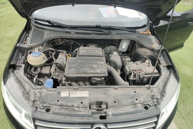 Used Volkswagen Santana 2016 1.4L Manual Fashion Edition Engine Bay