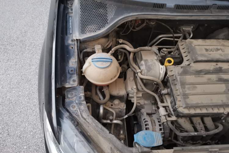 Used Volkswagen Santana 2016 1.4L Manual Fashion Edition Engine Bay Right