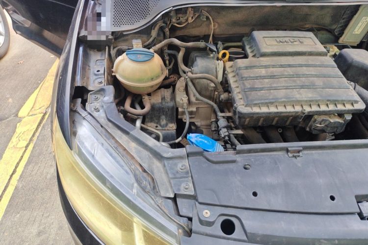 Used Volkswagen Santana 2016 1.6L Manual Fashion Edition Engine Bay Right