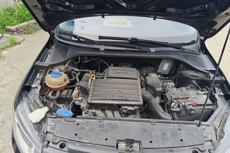 Used Volkswagen Santana 2016 1.6L Manual Fashion Edition Engine Bay Right