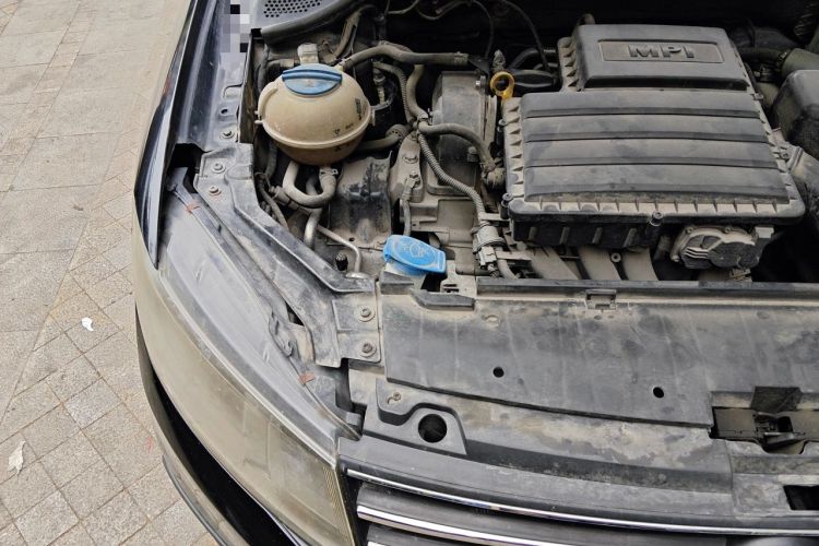 Used Volkswagen Santana 2016 1.6L Manual Fashion Edition Engine Bay Right