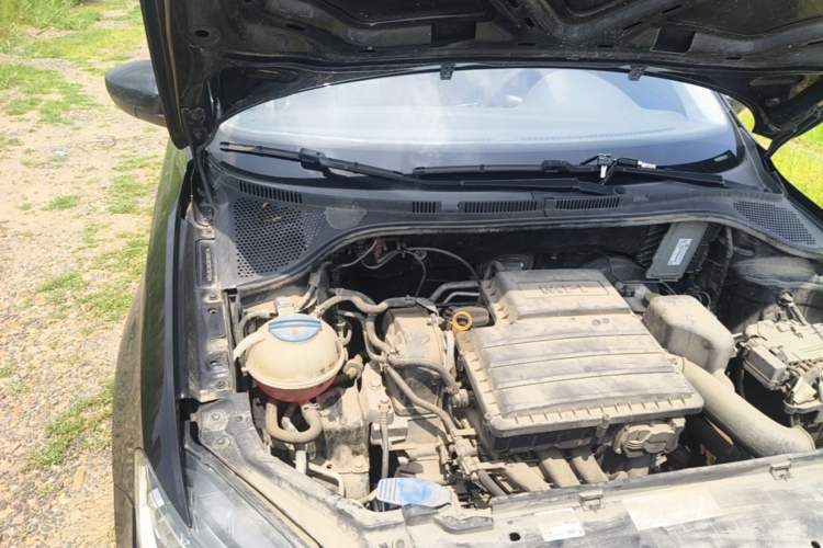 Used Volkswagen Santana 2016 1.4L Manual Fashion Edition Engine Bay Right