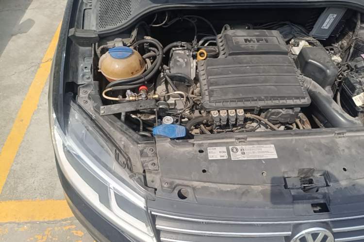 Used Volkswagen Santana 2016 1.6L Manual Comfort Edition Engine Bay Right