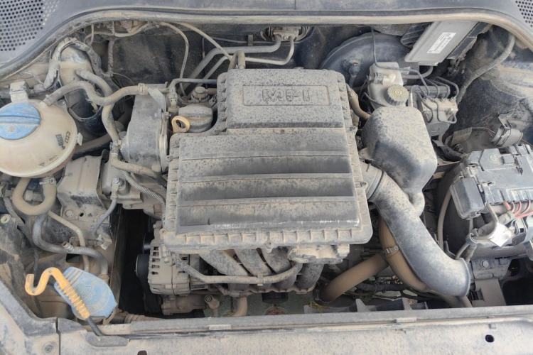 Used Volkswagen Santana 2016 1.6L Manual Fashion Edition Engine Bay