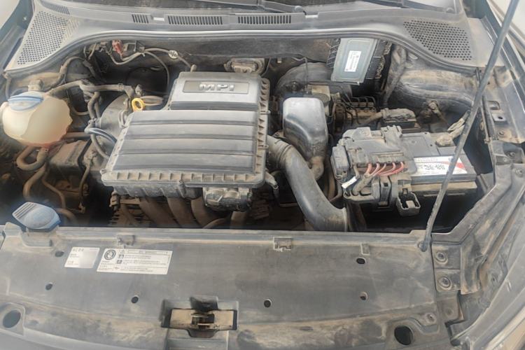 Used Volkswagen Santana 2016 1.6L Automatic Fashion Edition Engine Bay