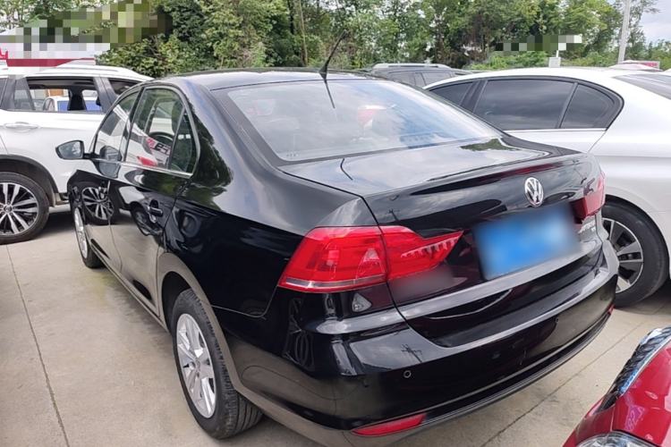 Used Volkswagen Santana 2016 1.6L Manual Comfort Edition Exterior 2