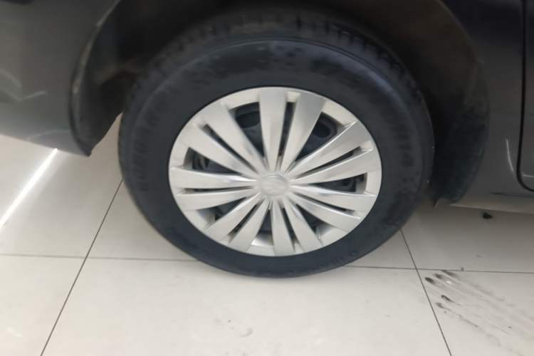 Used Volkswagen Santana 2016 1.4L Manual Fashion Edition Exterior 5