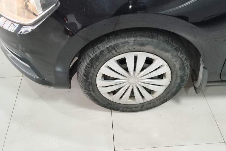Used Volkswagen Santana 2016 1.6L Manual Fashion Edition Exterior 7