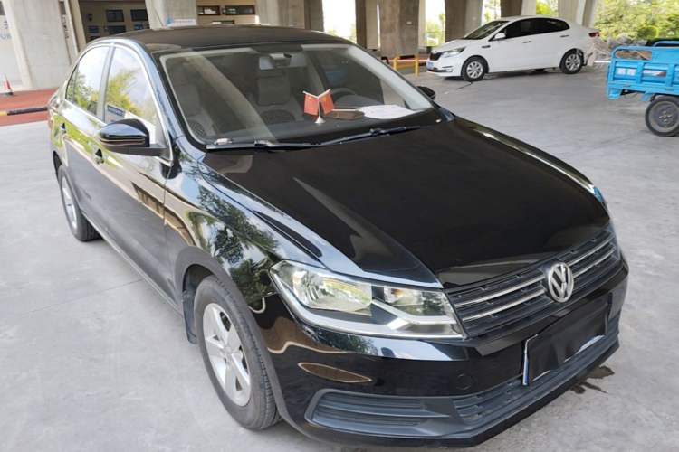 Used Volkswagen Santana 2016 1.4L Manual Fashion Edition Front Right 45 Deg