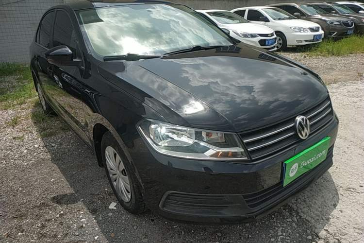 Used Volkswagen Santana 2016 1.4L Manual Fashion Edition Front Right 45 Deg