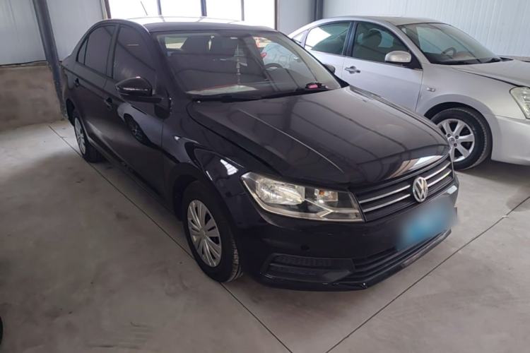 Used Volkswagen Santana 2016 1.4L Manual Fashion Edition Front Right 45 Deg