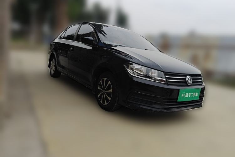 Used Volkswagen Santana 2016 1.6L Manual Fashion Edition Front Right 45 Deg