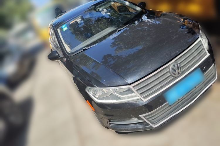 Used Volkswagen Santana 2016 1.6L Manual Comfort Edition Front Right 45 Deg