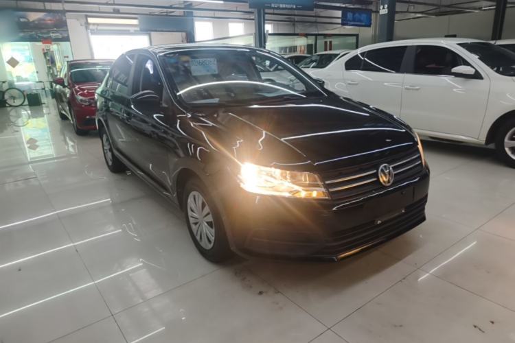 Used Volkswagen Santana 2016 1.4L Manual Fashion Edition Front Right 45 Deg