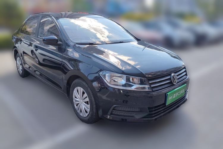 Used Volkswagen Santana 2016 1.4L Manual Fashion Edition Front Right 45 Deg