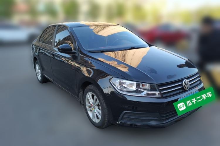 Used Volkswagen Santana 2016 1.6L Manual Fashion Edition Front Right 45 Deg