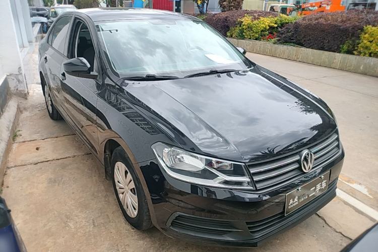 Used Volkswagen Santana 2016 1.4L Manual Fashion Edition Front Right 45 Deg