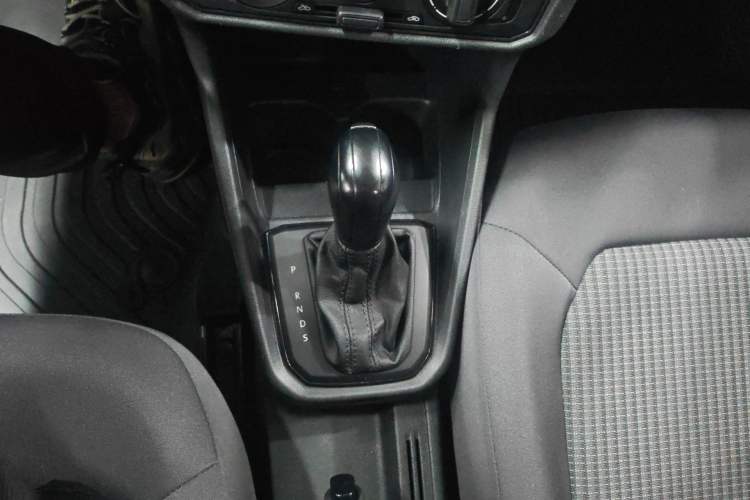 Used Volkswagen Santana 2016 1.6L Automatic Fashion Edition Gear Lever