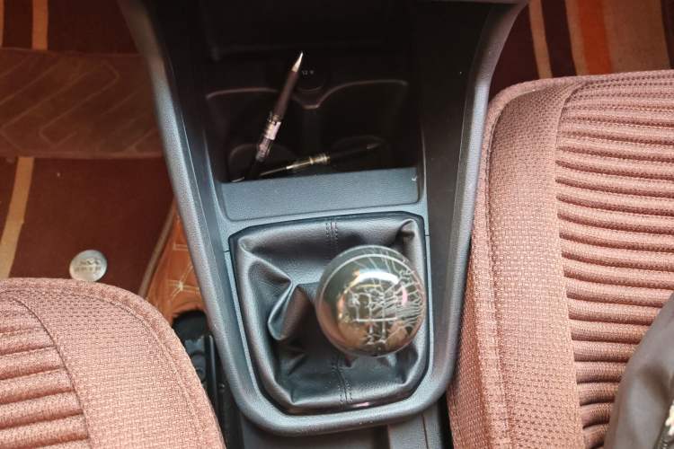 Used Volkswagen Santana 2016 1.6L Manual Fashion Edition Gear Lever