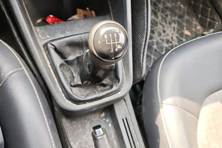Used Volkswagen Santana 2016 1.6L Manual Comfort Edition Gear Lever