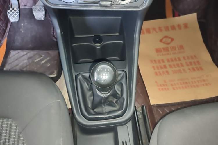 Used Volkswagen Santana 2016 1.4L Manual Fashion Edition Gear Lever