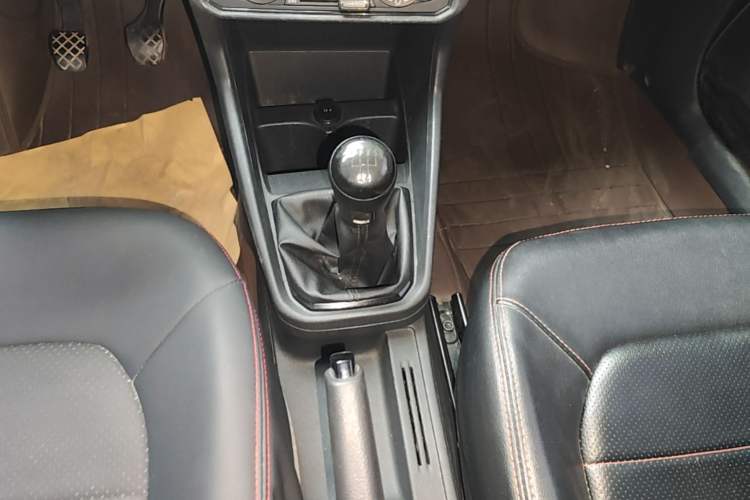 Used Volkswagen Santana 2016 1.4L Manual Fashion Edition Gear Lever