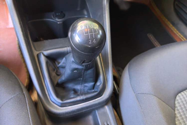 Used Volkswagen Santana 2016 1.6L Manual Fashion Edition Gear Lever