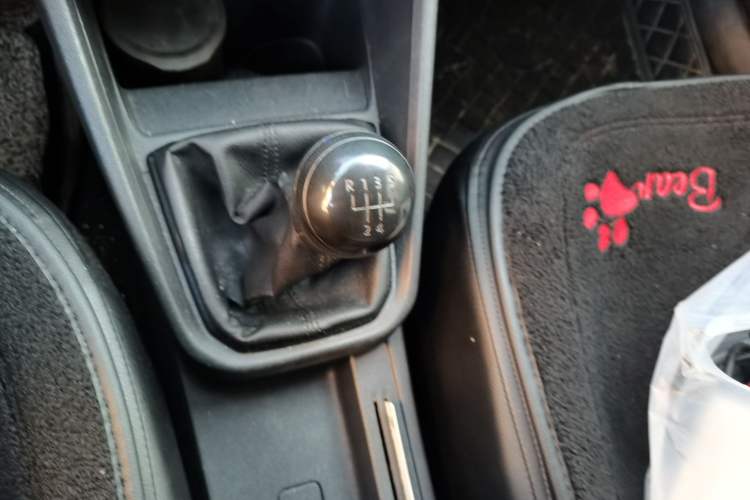 Used Volkswagen Santana 2016 1.6L Manual Fashion Edition Gear Lever