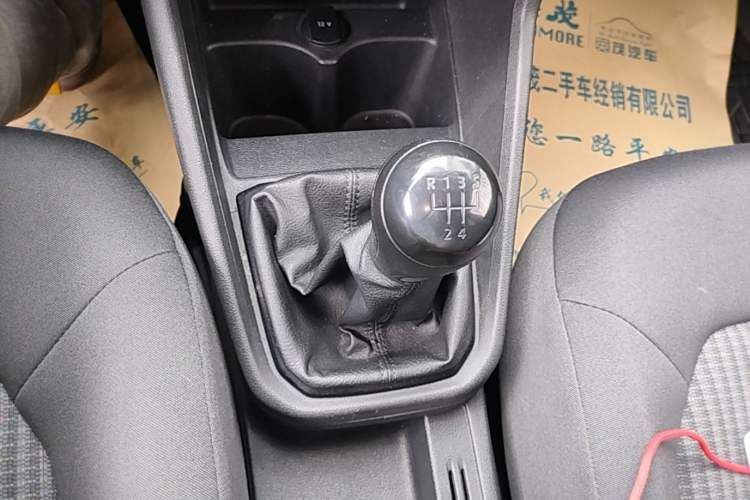 Used Volkswagen Santana 2016 1.4L Manual Fashion Edition Gear Lever