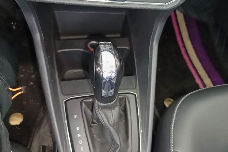 Used Volkswagen Santana 2016 1.6L Automatic Comfort Edition Gear Lever