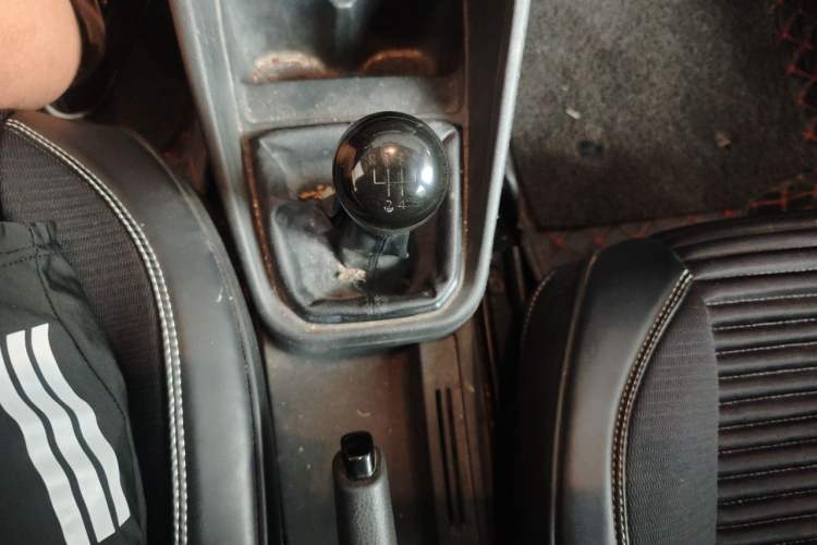Used Volkswagen Santana 2016 1.6L Manual Fashion Edition Gear Lever