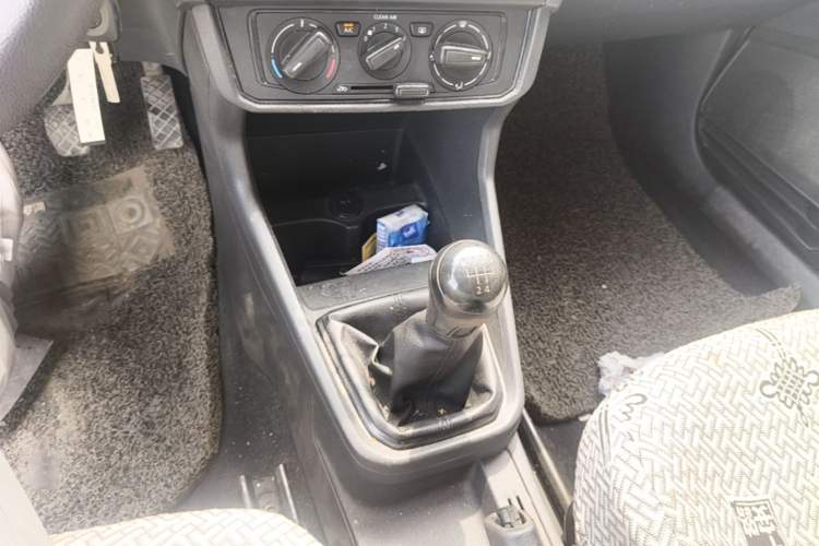 Used Volkswagen Santana 2016 1.4L Manual Fashion Edition Gear Lever
