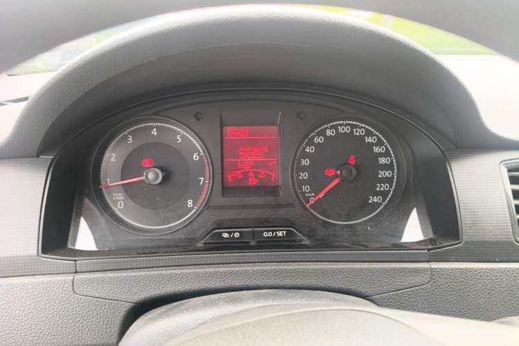 Used Volkswagen Santana 2016 1.4L Manual Fashion Edition Instrument Cluster