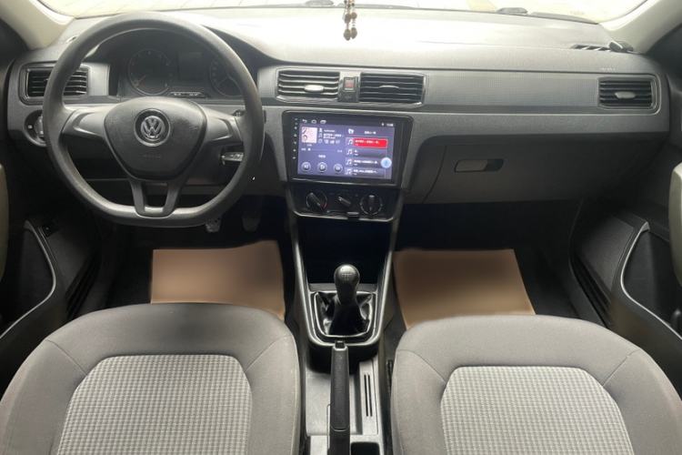Used Volkswagen Santana 2016 1.4L Manual Fashion Edition Interior 2