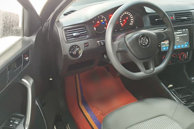 Used Volkswagen Santana 2016 1.6L Manual Fashion Edition Interior 3