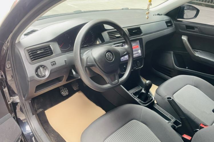 Used Volkswagen Santana 2016 1.4L Manual Fashion Edition Interior 5