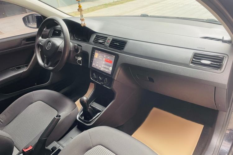 Used Volkswagen Santana 2016 1.4L Manual Fashion Edition Interior 6