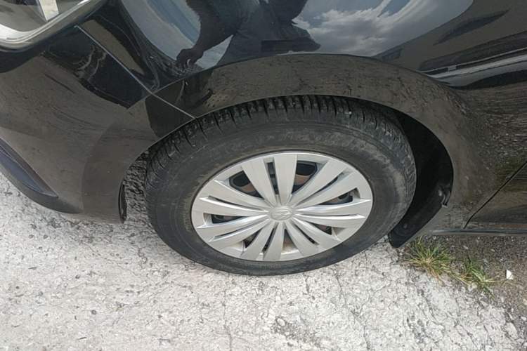 Used Volkswagen Santana 2016 1.4L Manual Fashion Edition Left Front Wheel Hub