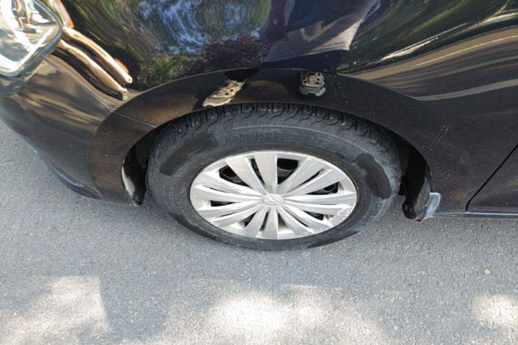 Used Volkswagen Santana 2016 1.6L Manual Fashion Edition Left Front Wheel Hub