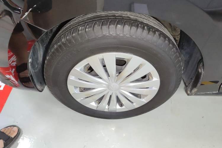Used Volkswagen Santana 2016 1.4L Manual Fashion Edition Left Front Wheel Hub