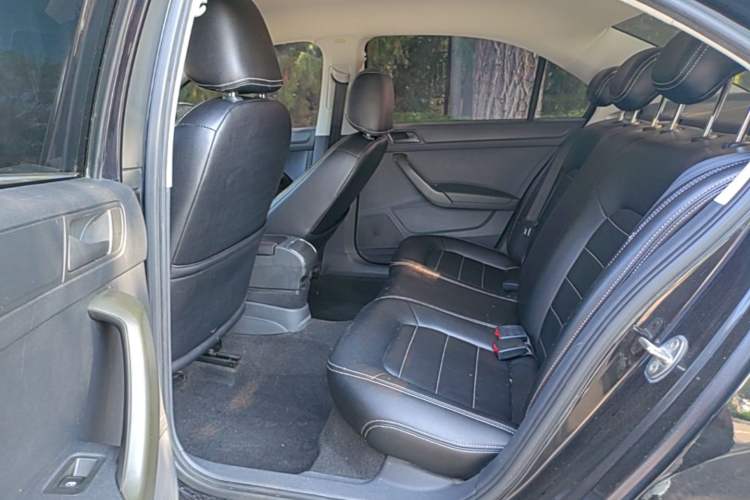 Used Volkswagen Santana 2016 1.6L Manual Fashion Edition Left Rear Seat