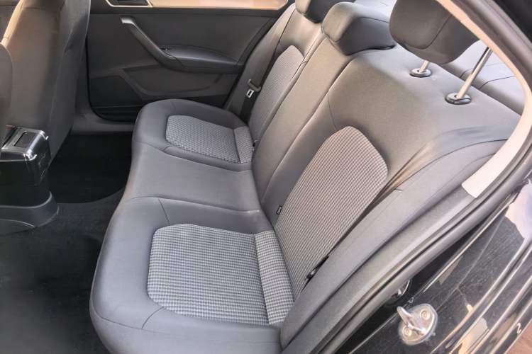 Used Volkswagen Santana 2016 1.6L Manual Fashion Edition Left Rear Seat