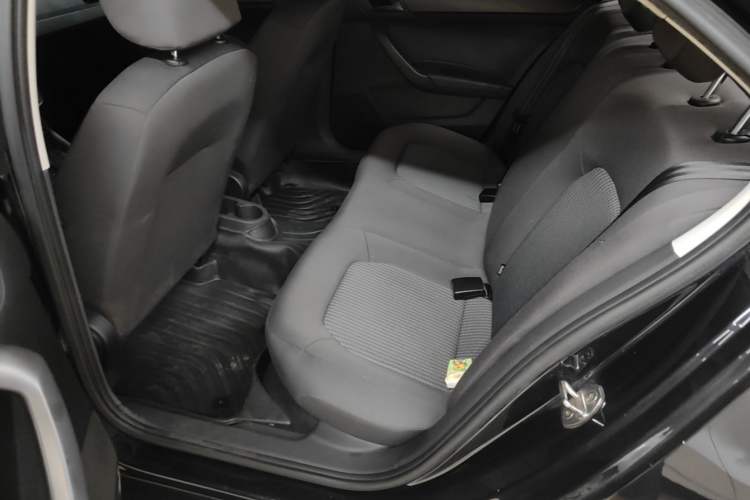 Used Volkswagen Santana 2016 1.6L Automatic Fashion Edition Left Rear Seat