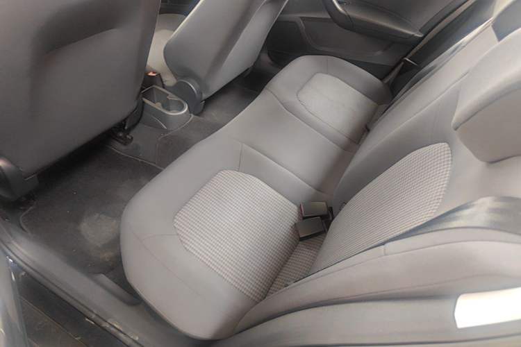 Used Volkswagen Santana 2016 1.6L Automatic Fashion Edition Left Rear Seat