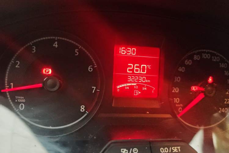 Used Volkswagen Santana 2016 1.6L Manual Fashion Edition Odometer Close Up
