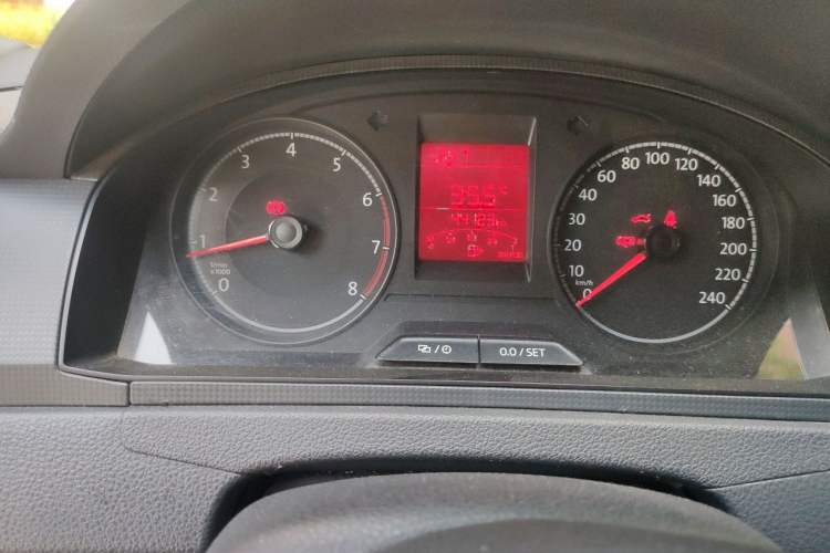 Used Volkswagen Santana 2016 1.6L Manual Fashion Edition Odometer Close Up