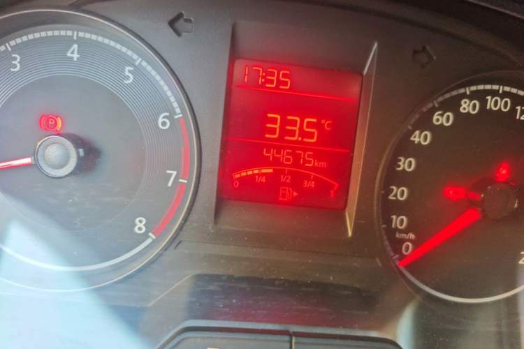 Used Volkswagen Santana 2016 1.4L Manual Fashion Edition Odometer Close Up
