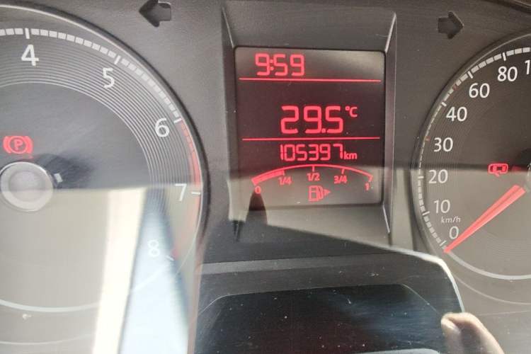 Used Volkswagen Santana 2016 1.4L Manual Fashion Edition Odometer Close Up